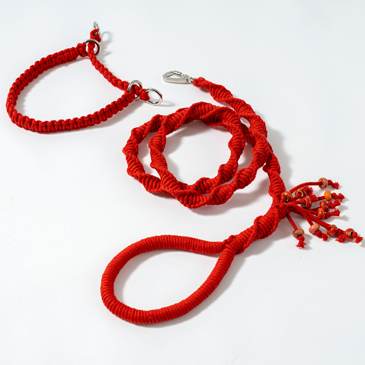 Bright Red Set Flatlay - Spiral Companion Leash Kit